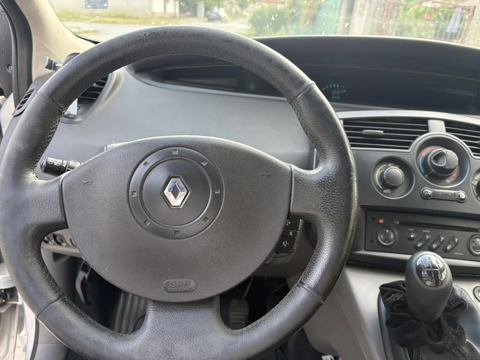 Renault Scenic, снимка 9 - Автомобили и джипове - 56088308