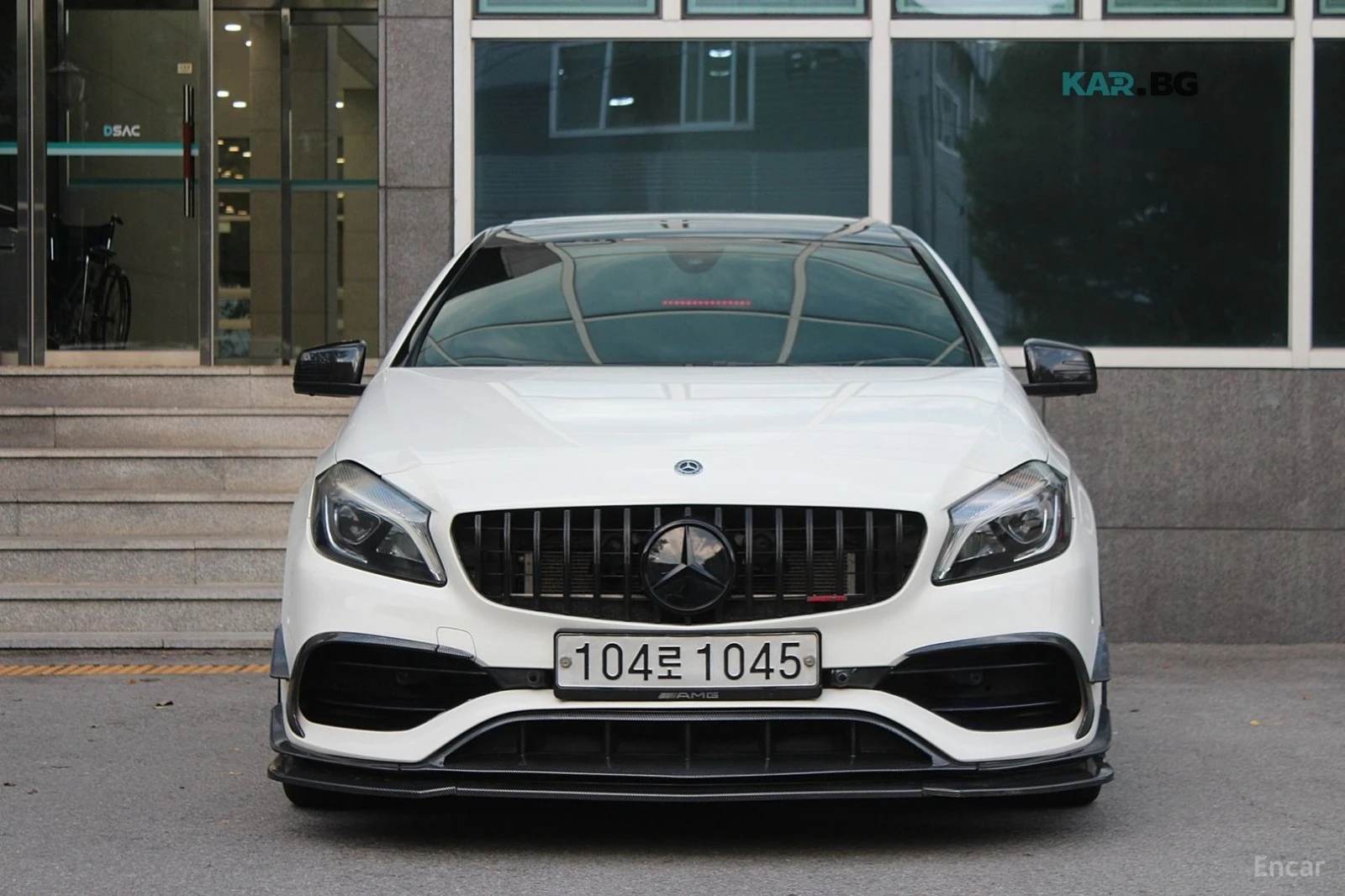Mercedes-Benz A45 AMG 4МATIC* CARBON* HARMAN* ALCANTARA* КРАЙНА ЦЕНА, снимка 2 - Автомобили и джипове - 56105980