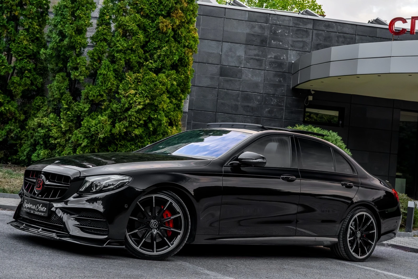 Mercedes-Benz E 220 d* BRABUS LIMITED* PANORAMA* 3XTV* CARBON* HEAD UP