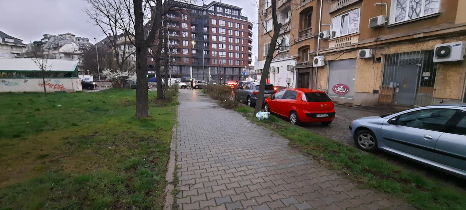 Fiat Punto Продават се само гумите с джантите