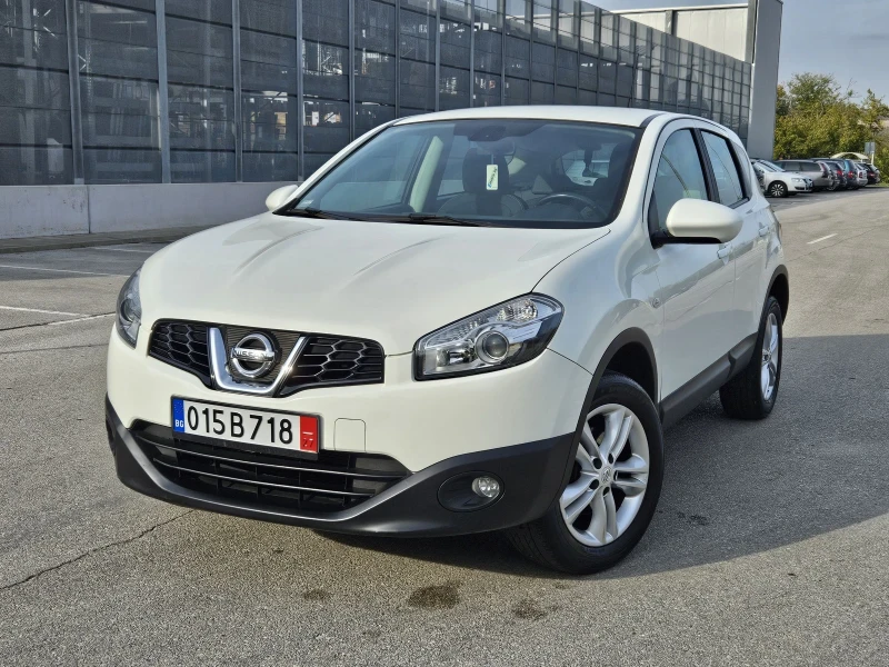 Nissan Qashqai 2.0 4х4 РЪЧКА, снимка 1 - Автомобили и джипове - 47711764