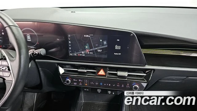 Kia Niro, снимка 13 - Автомобили и джипове - 56267253