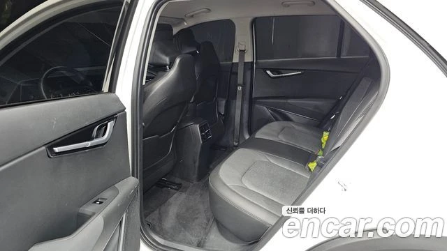Kia Niro, снимка 11 - Автомобили и джипове - 56267253