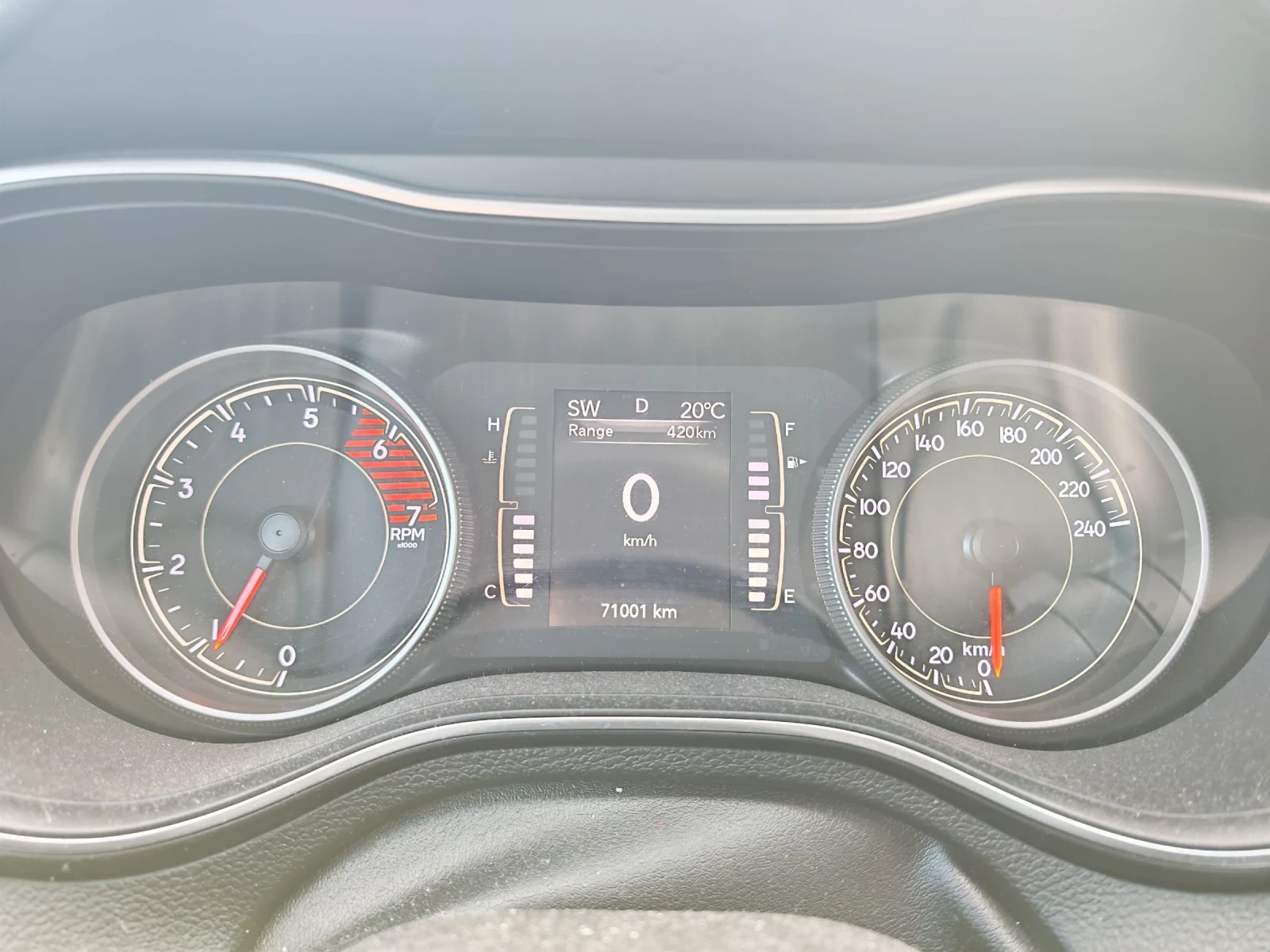 Jeep Cherokee 2.0L Turbo GDI, снимка 17 - Автомобили и джипове - 50622595