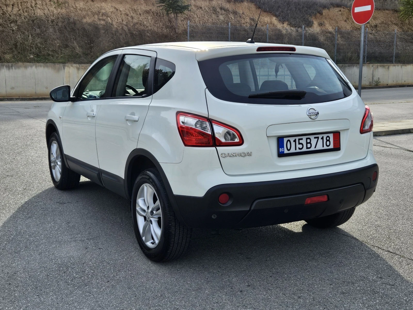 Nissan Qashqai 2.0 4х4 РЪЧКА - изображение 7