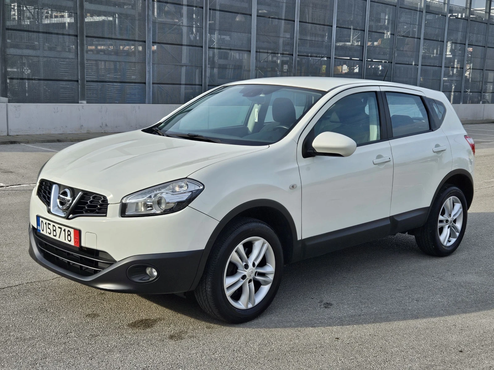 Nissan Qashqai 2.0 4х4 РЪЧКА - изображение 9