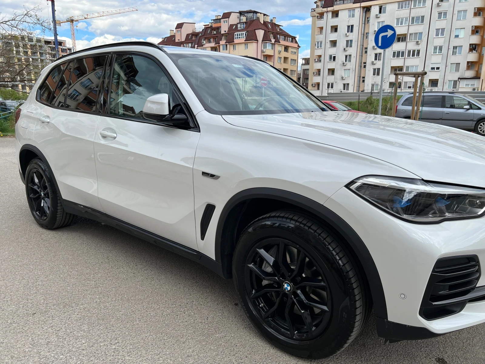BMW X5 45е - изображение 7