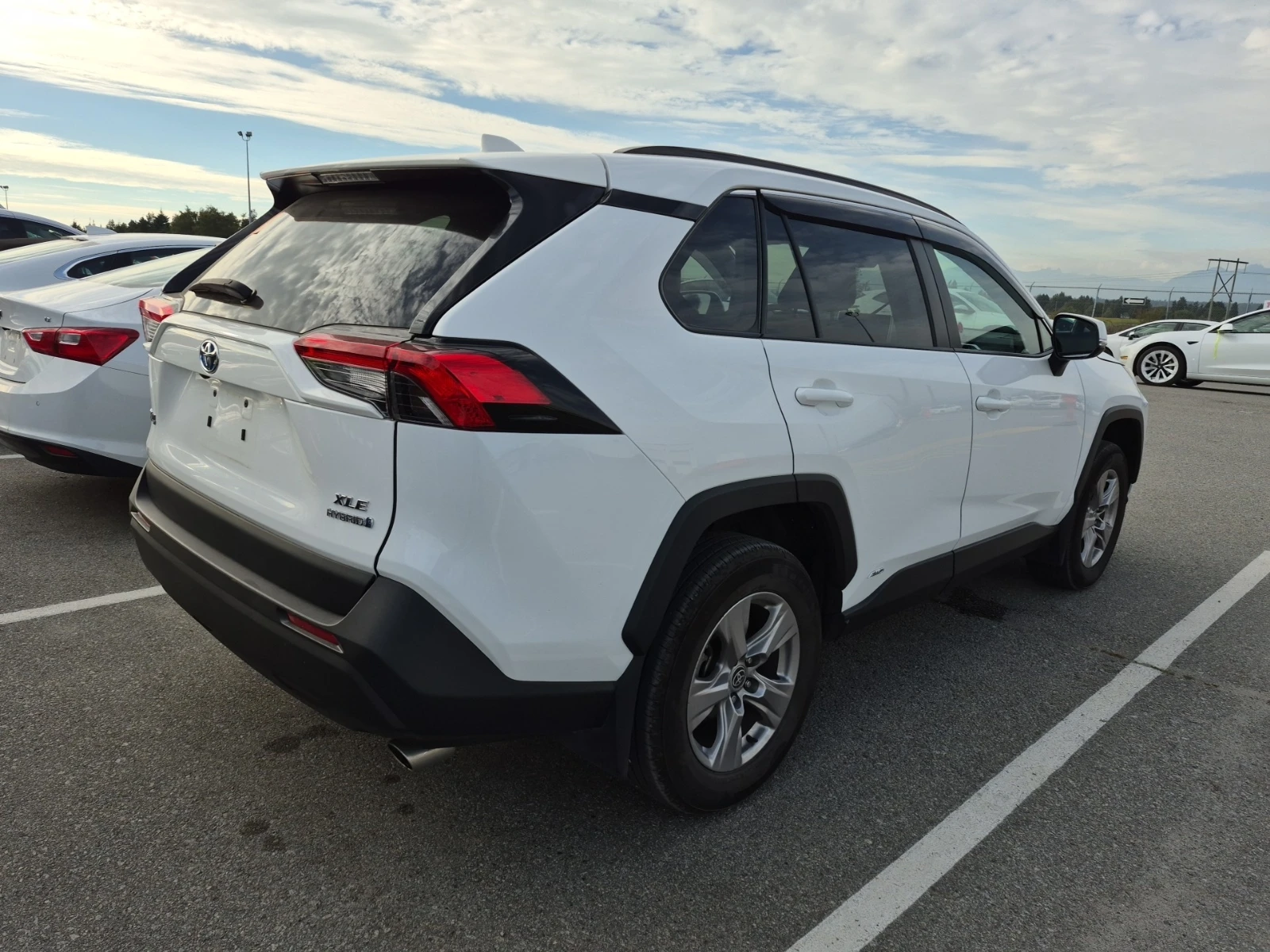 Toyota Rav4 HYBRID XLE* CARFAX* БЕЗ ПЪРВОНАЧАЛНА - изображение 3