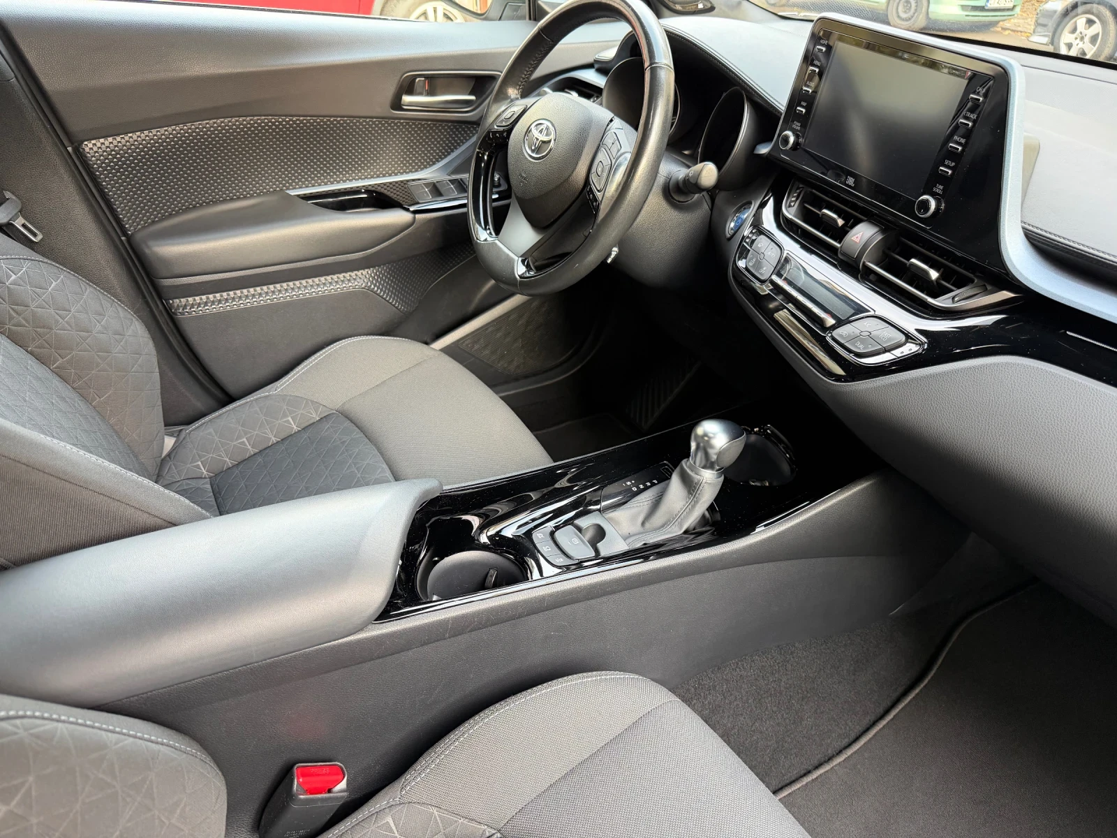 Toyota C-HR 2.0 HIBRID 184 . | Mobile.bg   13