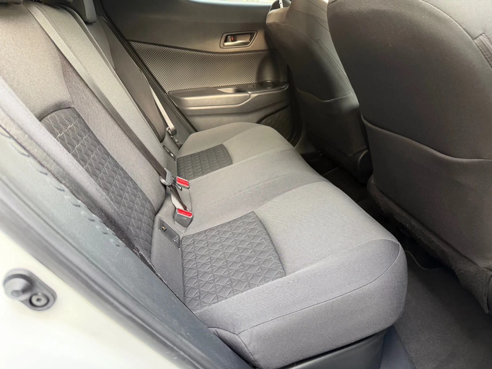 Toyota C-HR 2.0 HIBRID 184 . | Mobile.bg   17