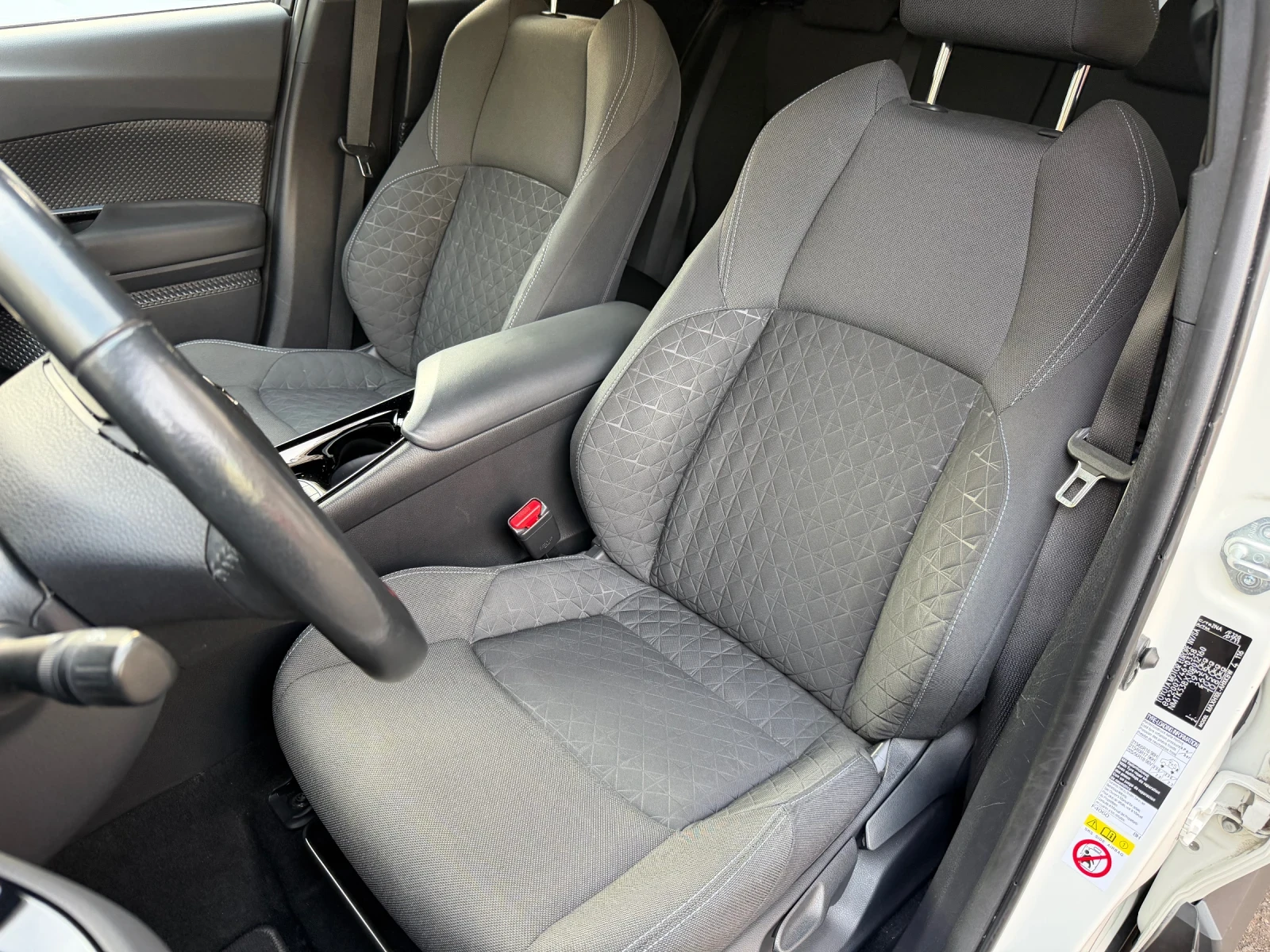 Toyota C-HR 2.0 HIBRID 184 . | Mobile.bg   10