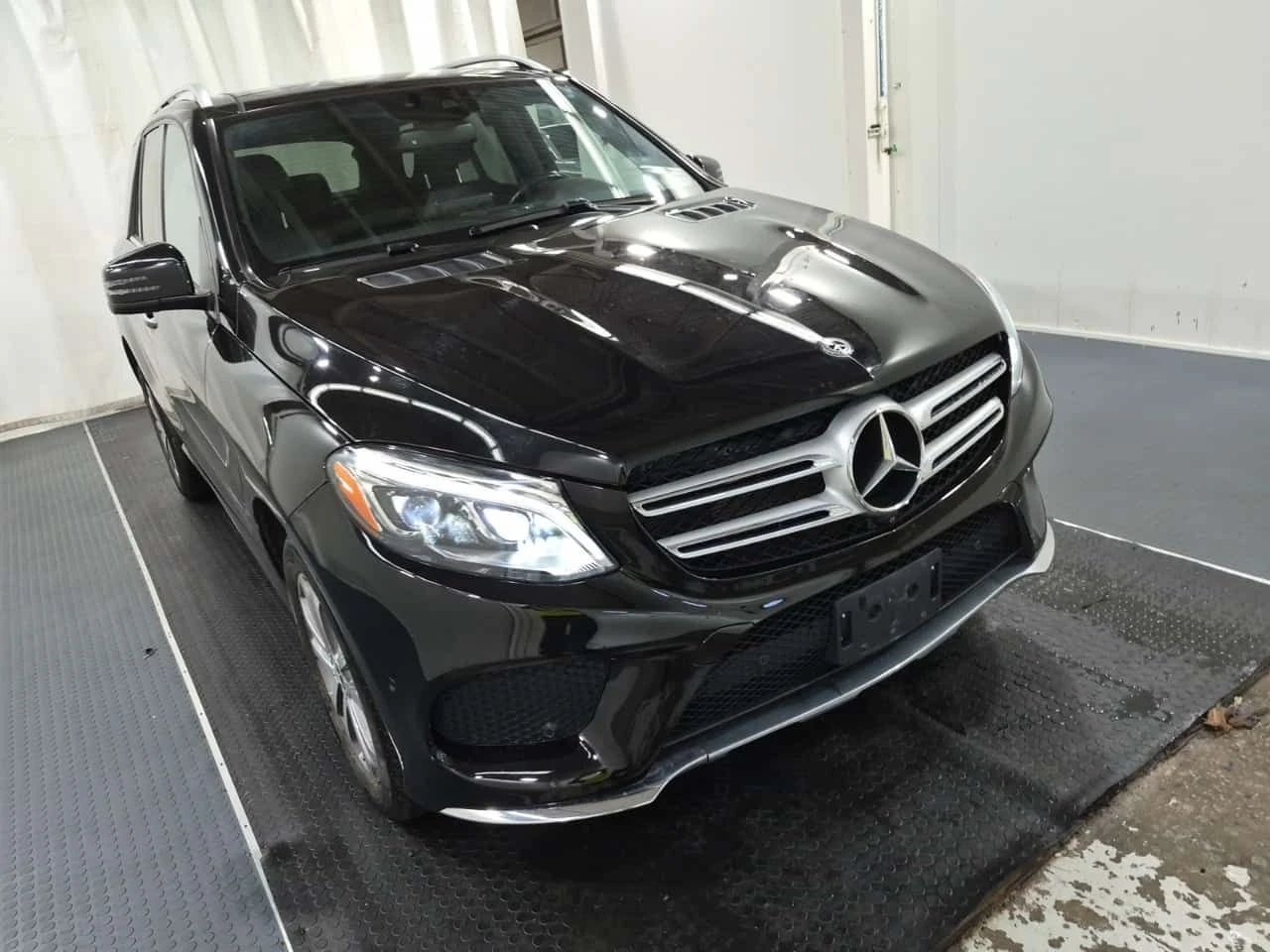 Mercedes-Benz GLE 400 PANO| ПАМЕТ| 360CAM| ПОДГРЕВИ| | , снимка 2 - Автомобили и джипове - 54677569