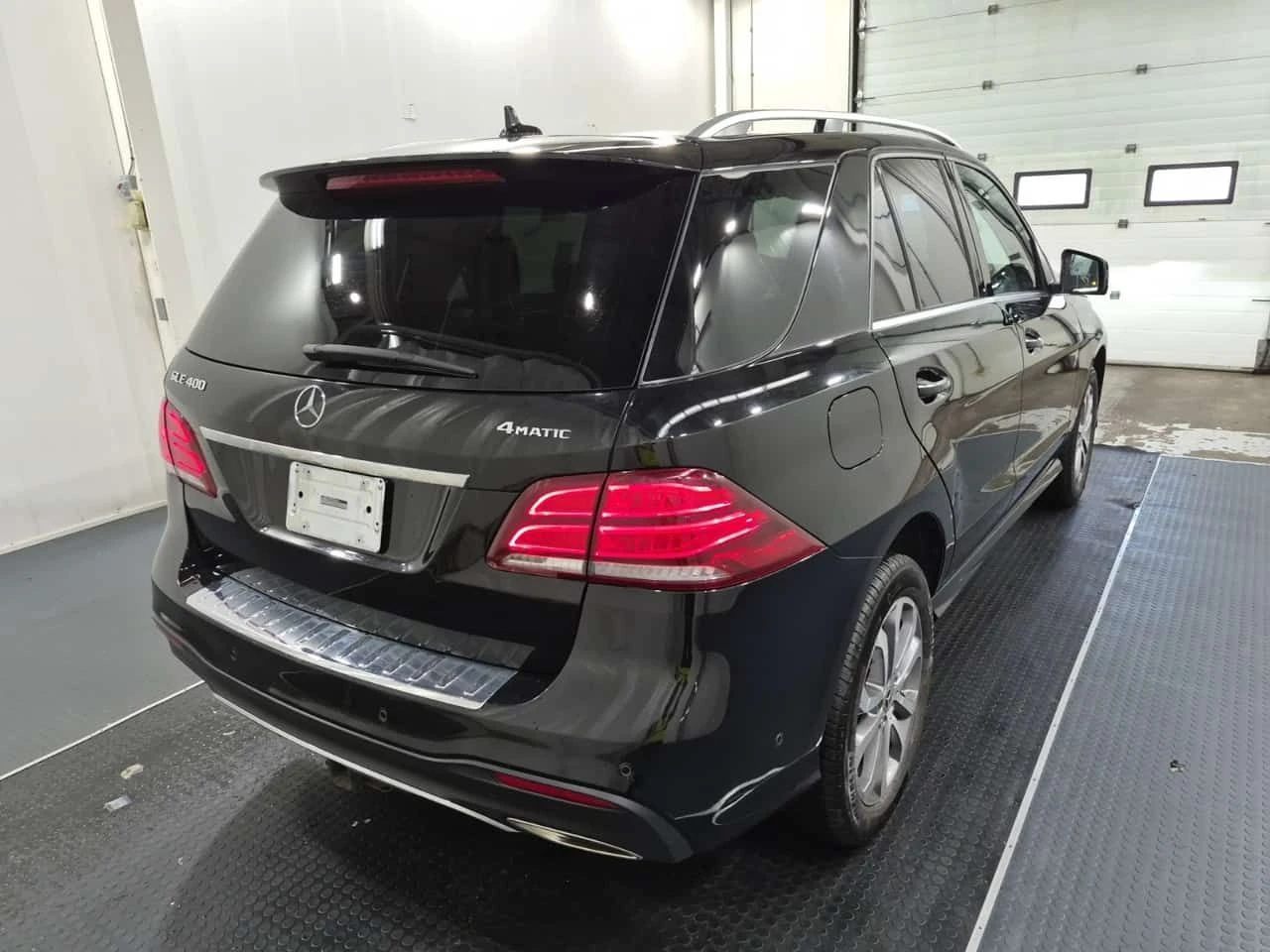 Mercedes-Benz GLE 400 PANO| ПАМЕТ| 360CAM| ПОДГРЕВИ| | , снимка 3 - Автомобили и джипове - 54677569