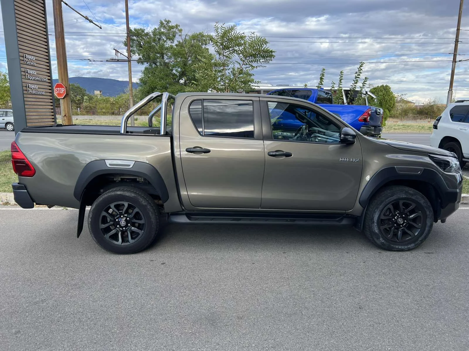 Toyota Hilux 2.8D 6AT INVINCIBLE | Mobile.bg � ����������� 3