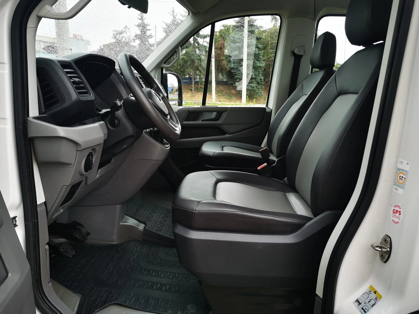 VW Crafter 35 DC Chassis M TDI предно - изображение 5