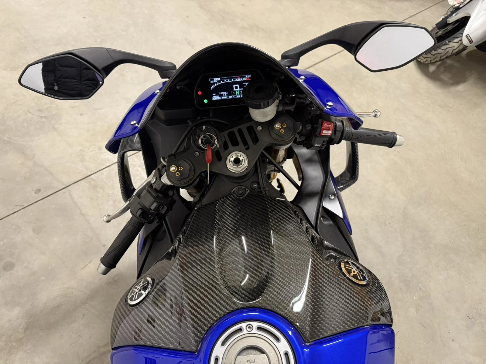 Yamaha YZF-R1  - изображение 9