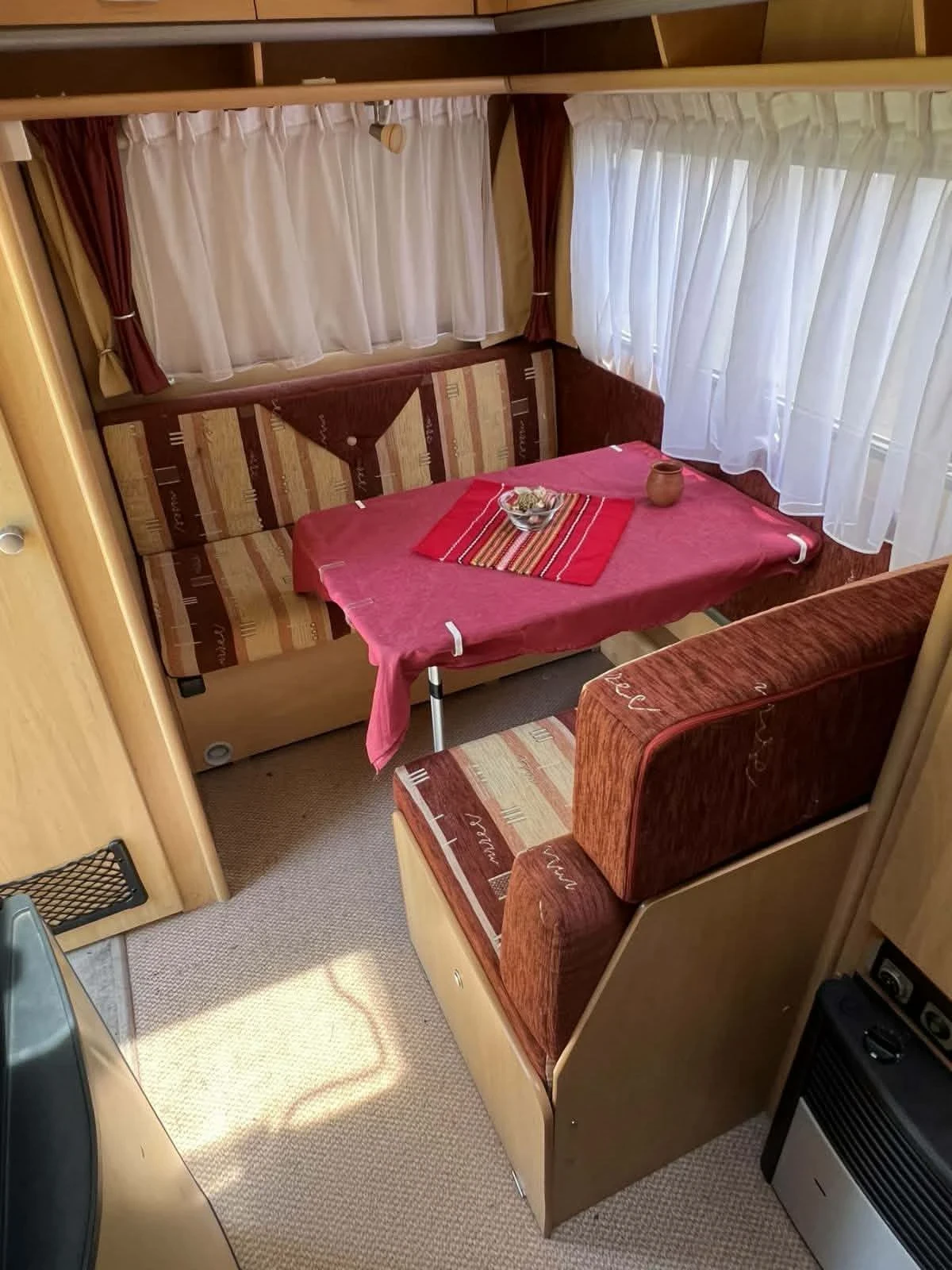 Каравана Dethleffs, снимка 7 - Каравани и кемпери - 53924999