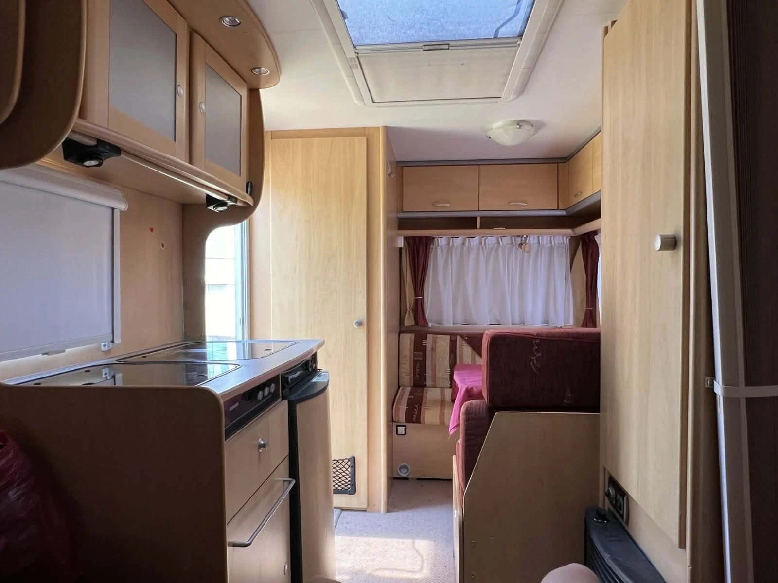 Каравана Dethleffs, снимка 4 - Каравани и кемпери - 53924999