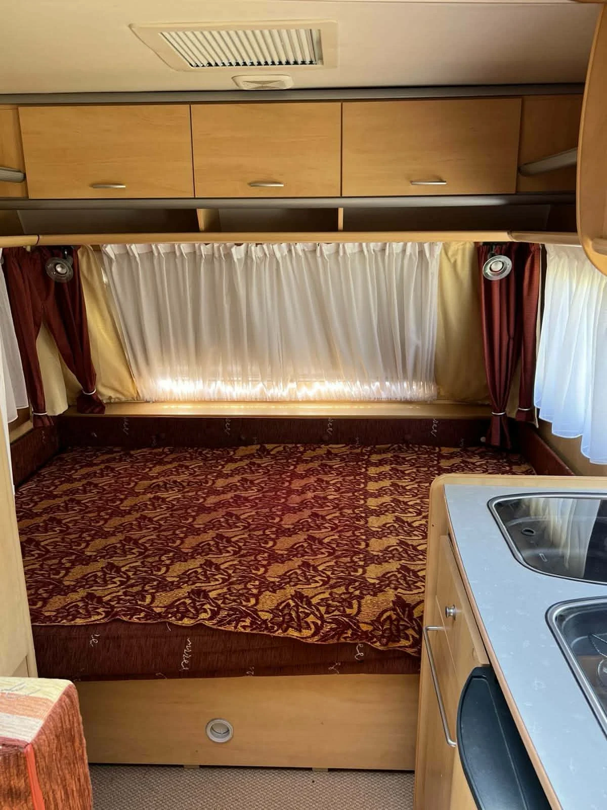 Каравана Dethleffs, снимка 8 - Каравани и кемпери - 53924999