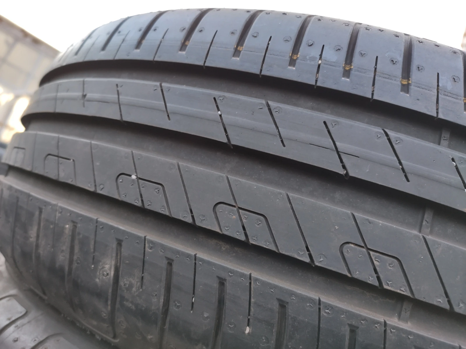 Гуми Летни 195/55R16, снимка 2 - Гуми и джанти - 54086764