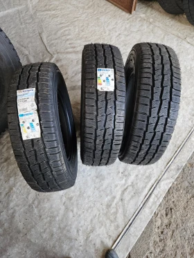 Гуми Зимни 225/75R16, снимка 1 - Гуми и джанти - 48965084