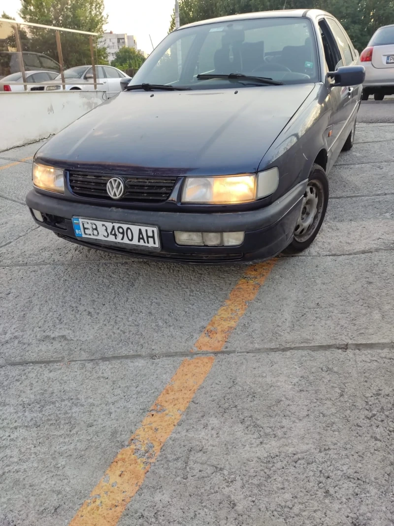 VW Passat Седан, снимка 1 - Автомобили и джипове - 48445859