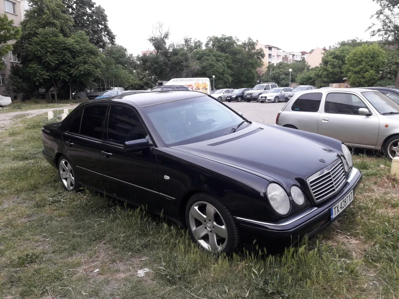 Mercedes-Benz E 200 Kompressor, снимка 4 - Автомобили и джипове - 49546711