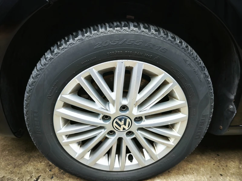 VW Touran 2.0TDI AUTOMATIC , снимка 17 - Автомобили и джипове - 50796249