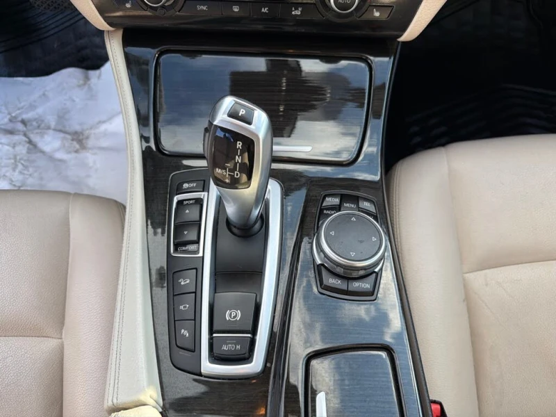 BMW 528 xDrive Sedan* АвтоКредит* (Цена до БГ) , снимка 9 - Автомобили и джипове - 53524938