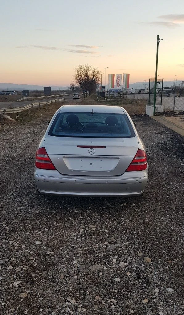 Mercedes-Benz E 320, снимка 2 - Автомобили и джипове - 48500128