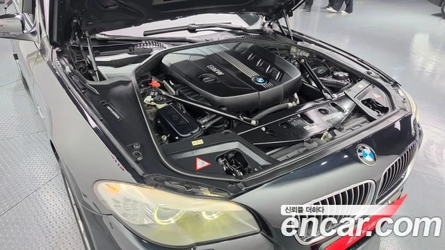 BMW 520, снимка 6 - Автомобили и джипове - 56063037