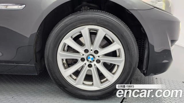 BMW 520, снимка 5 - Автомобили и джипове - 56063037