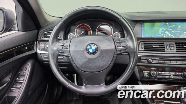 BMW 520, снимка 13 - Автомобили и джипове - 56063037