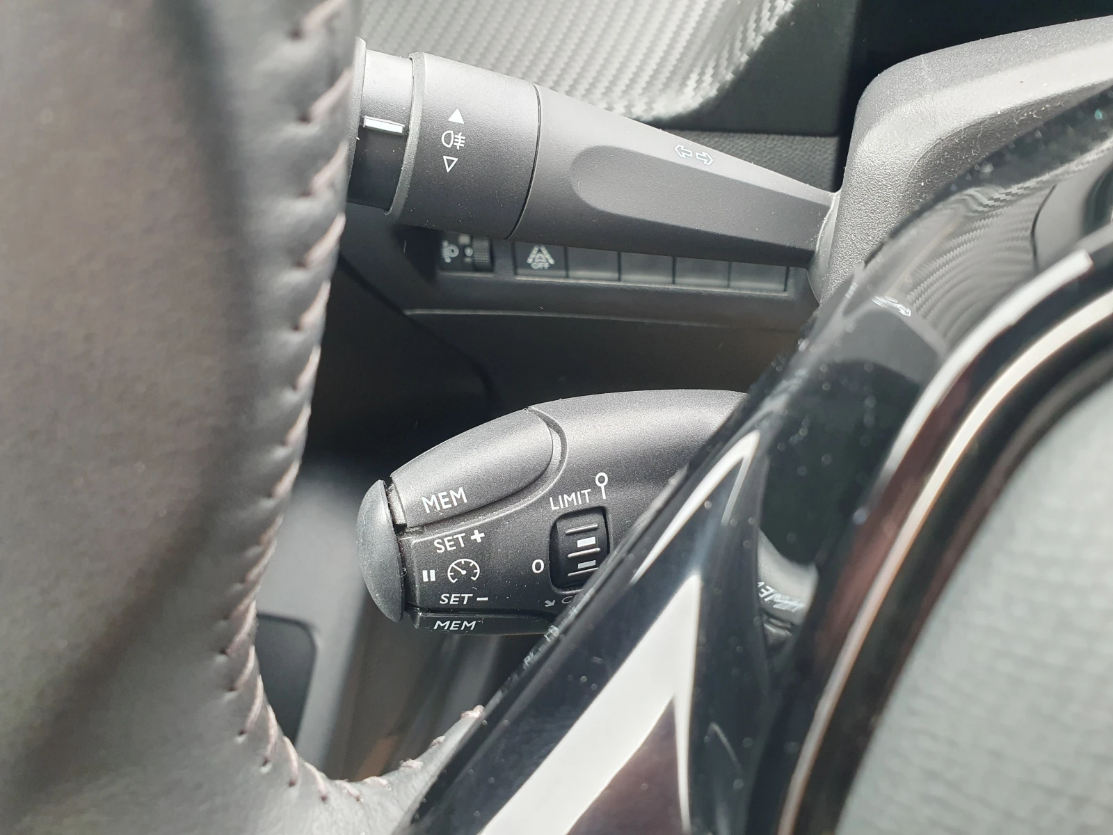 Peugeot 208 Style - изображение 7