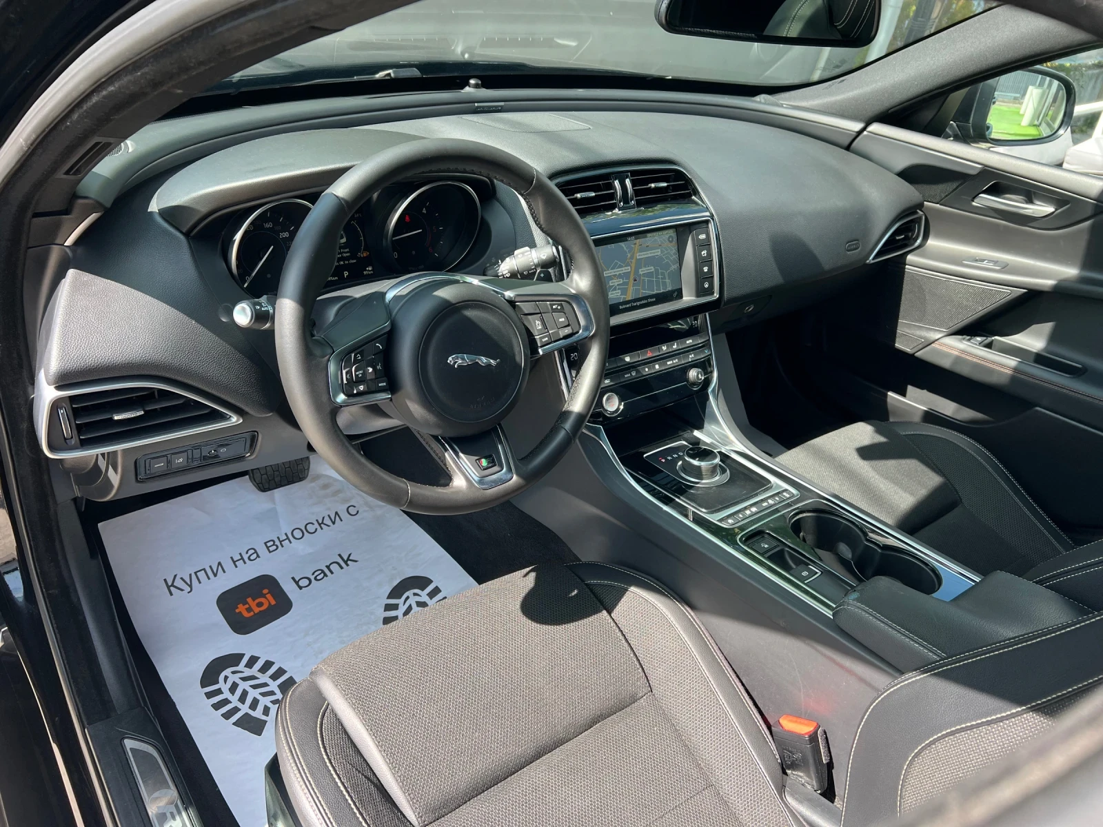 Jaguar XE 2.0D R-Sport - изображение 7