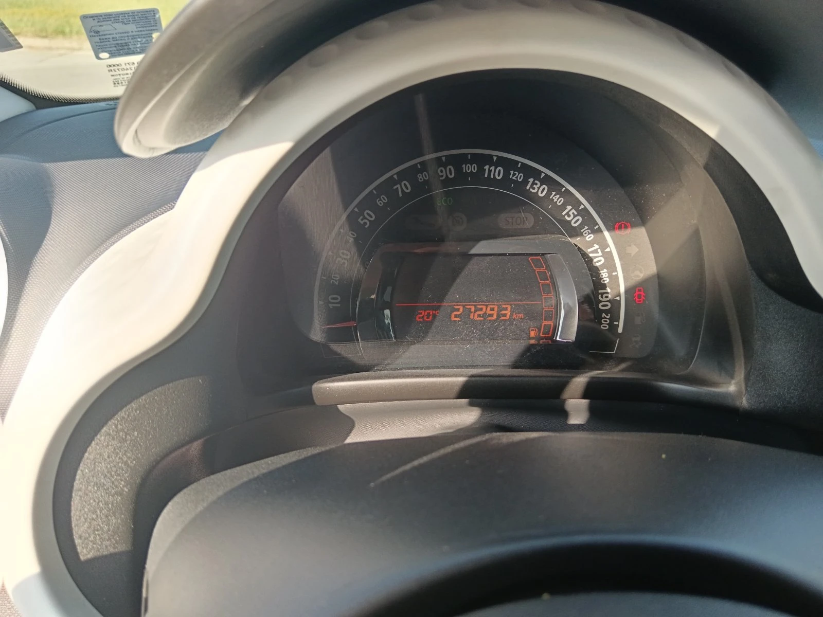 Renault Twingo 1.0 - изображение 10