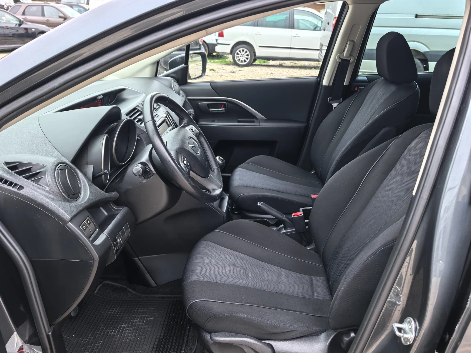 Mazda 5 2.0i  7 МЕСТА, снимка 9 - Автомобили и джипове - 54164115