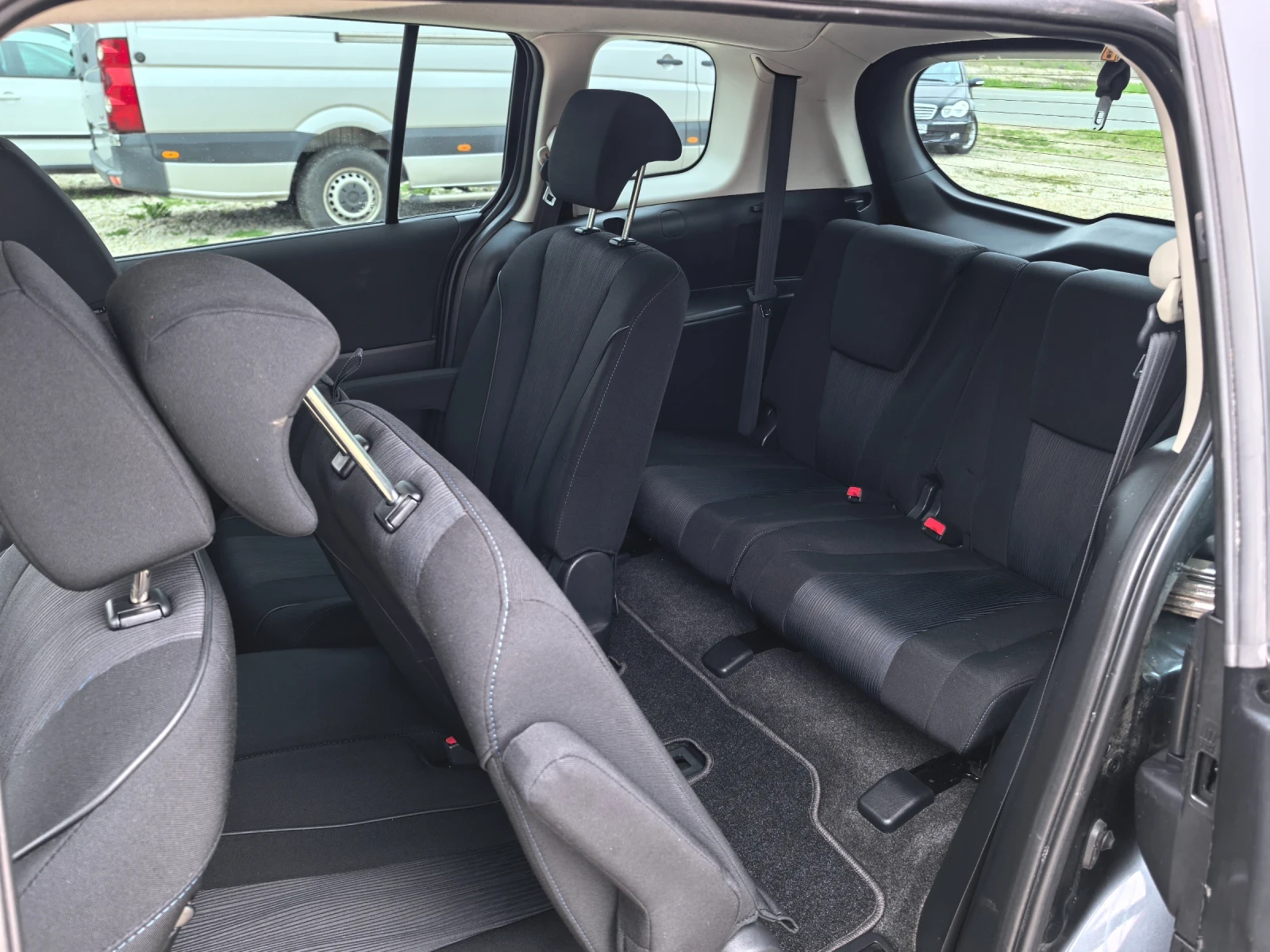 Mazda 5 2.0i  7 МЕСТА, снимка 10 - Автомобили и джипове - 54164115