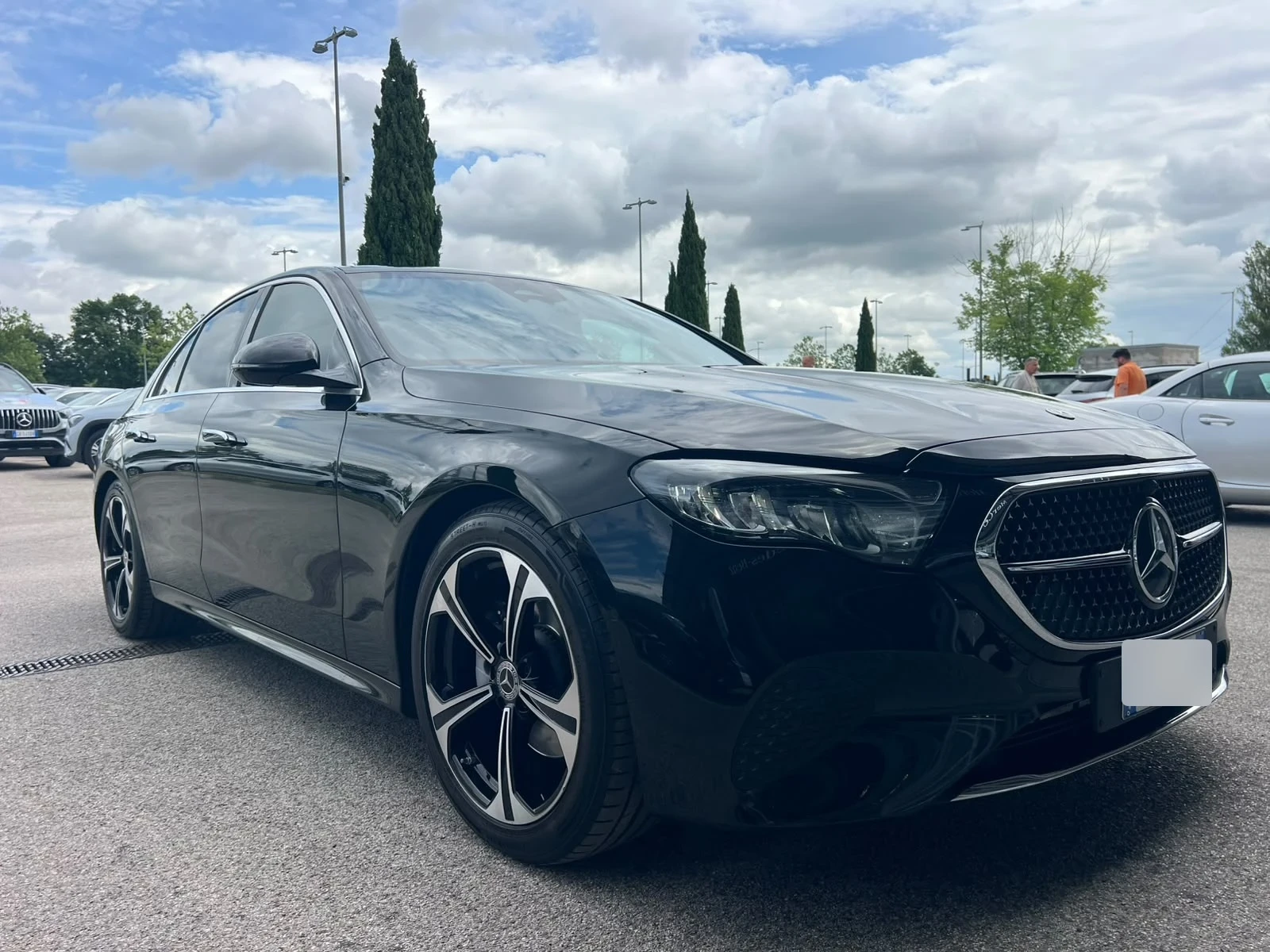 Mercedes-Benz E 220 d Mild hybrid Exclusive Premium Plus, снимка 3 - Автомобили и джипове - 54838507