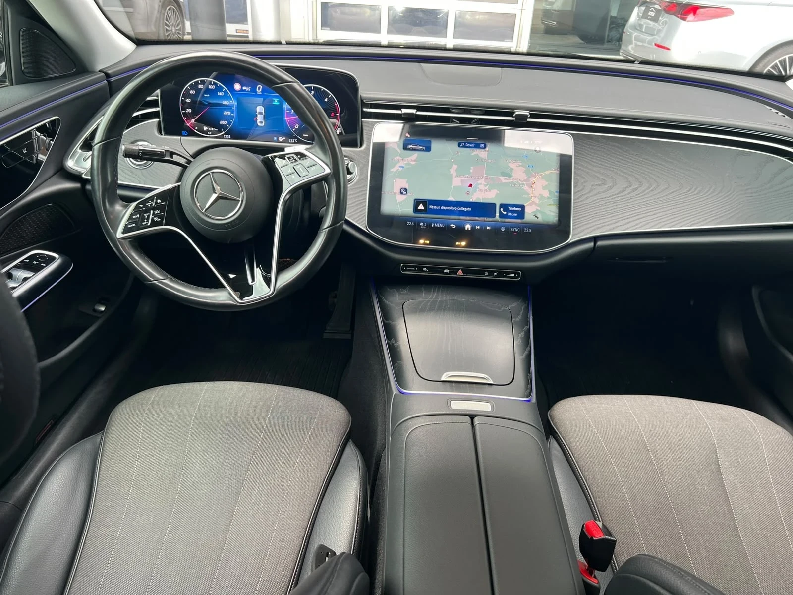 Mercedes-Benz E 220 d Mild hybrid Exclusive Premium Plus, снимка 13 - Автомобили и джипове - 54838507