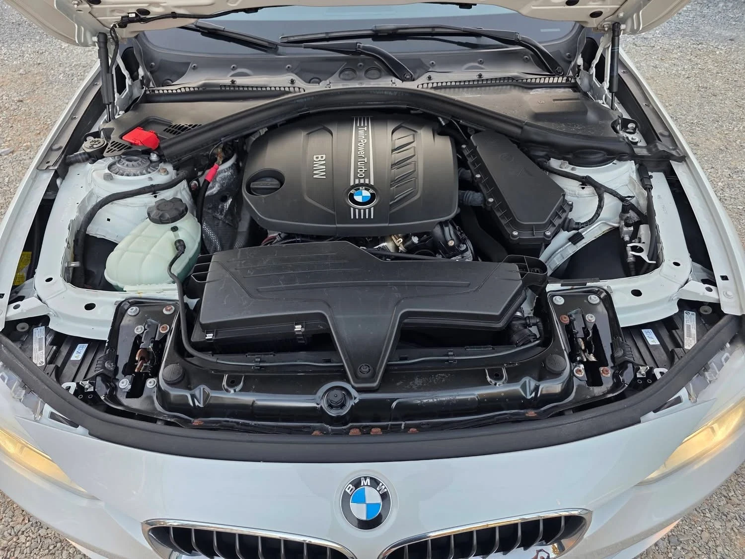 BMW 318 318XD 143K.C. / SPORT / НАВИ / КАМЕРА /КЛИМАТРОНИК, снимка 15 - Автомобили и джипове - 56188884