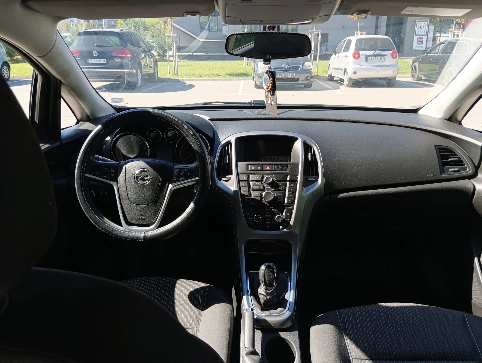 Opel Astra 1.4T 140k.c., снимка 10 - Автомобили и джипове - 56345705
