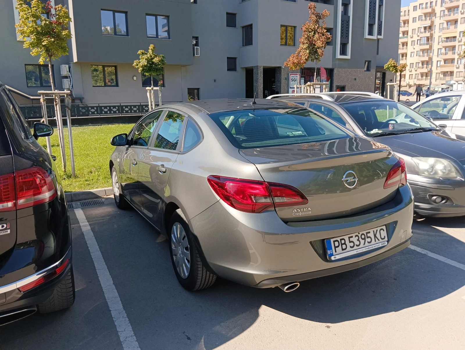 Opel Astra 1.4T 140k.c., снимка 7 - Автомобили и джипове - 56345705