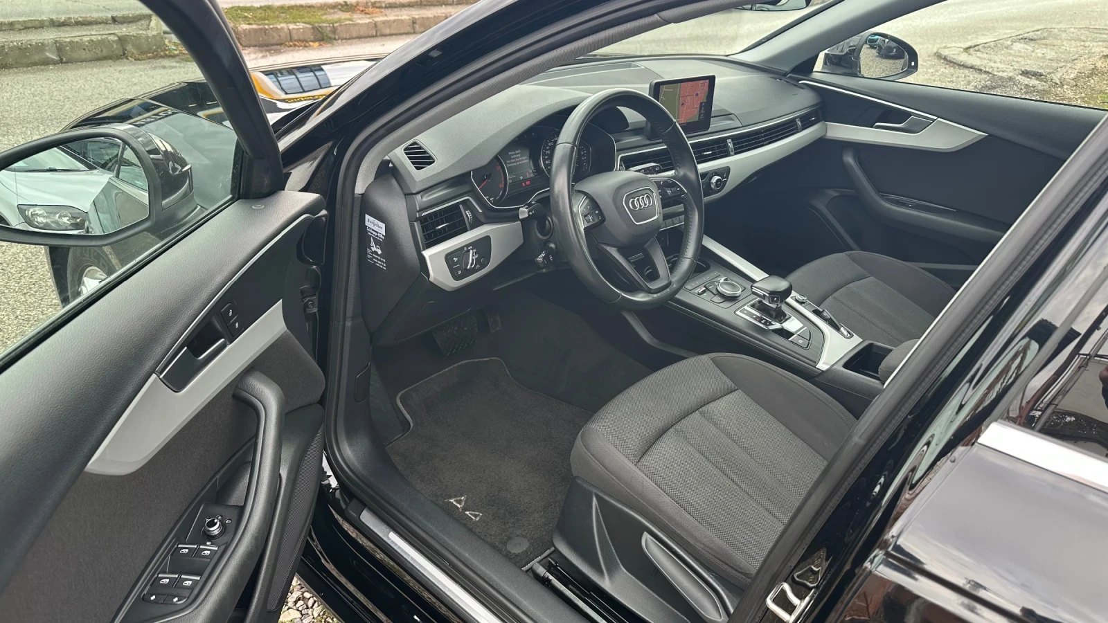 Audi A4 2.0TDI, снимка 8 - Автомобили и джипове - 56661064