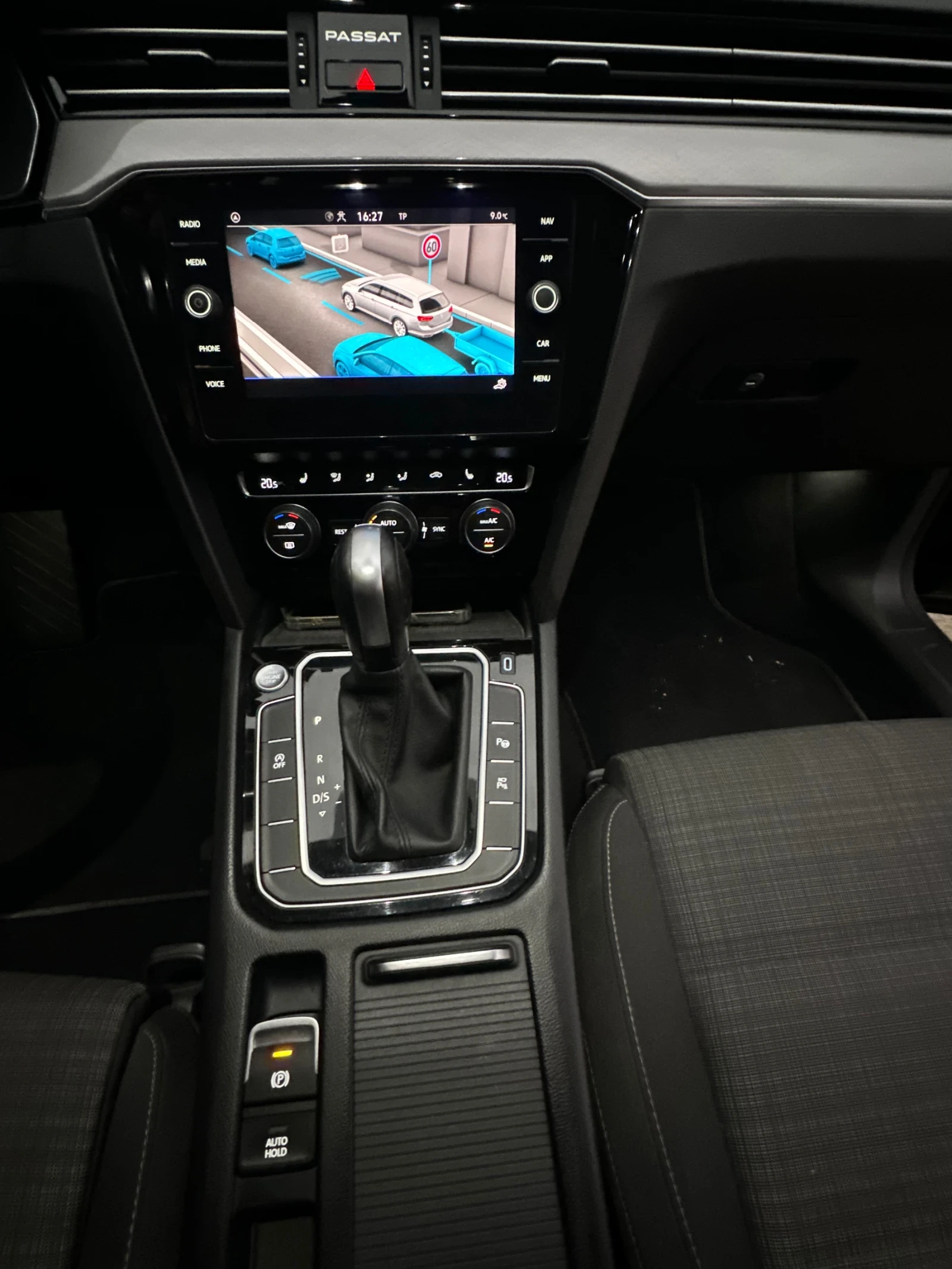 VW Passat Elegance / Facelift , снимка 11 - Автомобили и джипове - 56742347