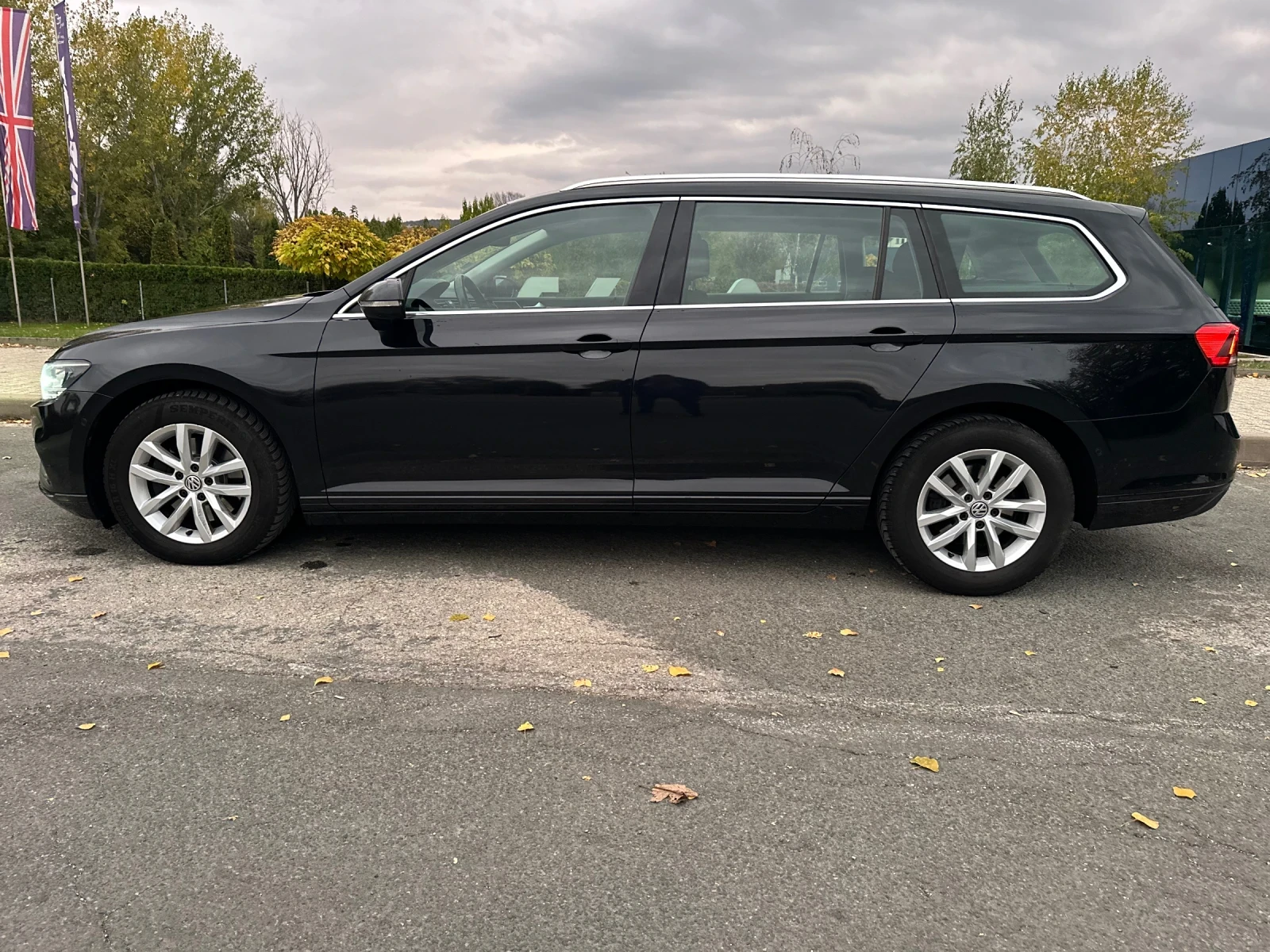 VW Passat Elegance / Facelift , снимка 5 - Автомобили и джипове - 56742347