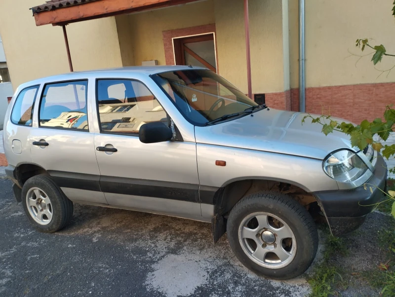 Lada Niva 1.7 GAZ, снимка 2 - Автомобили и джипове - 48455810