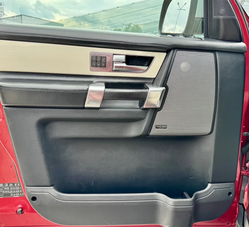 Land Rover Discovery 3.0HSE DISCOVERY 4 ИТАЛИЯ, снимка 17 - Автомобили и джипове - 49961816