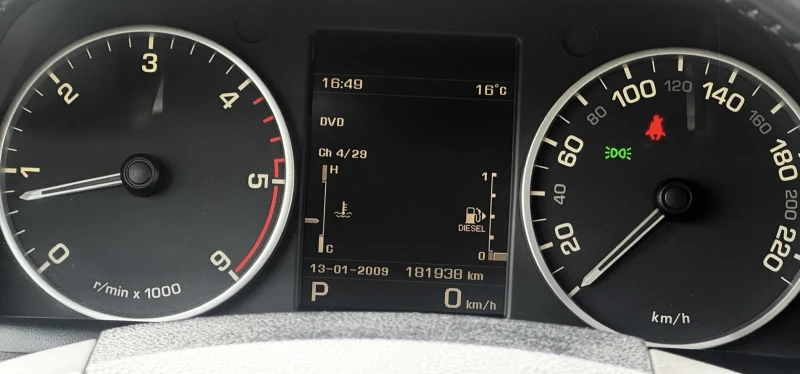 Land Rover Discovery 3.0HSE DISCOVERY 4 ИТАЛИЯ, снимка 14 - Автомобили и джипове - 49961816