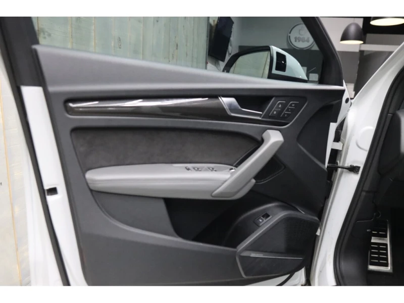 Audi SQ5 3.0 4X4, снимка 8 - Автомобили и джипове - 53161013